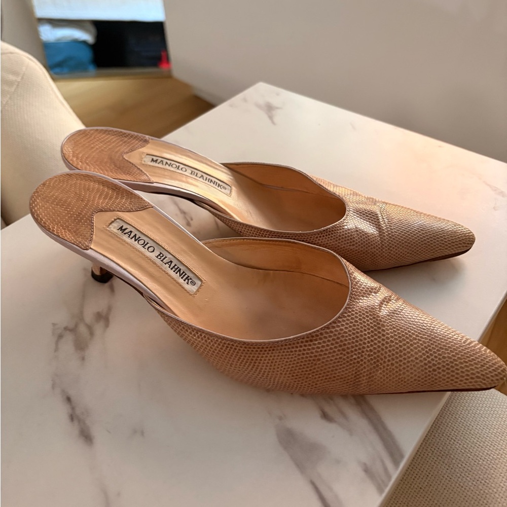 Manolo Blahnik Textured Tan Mules - Picture 3 of 5